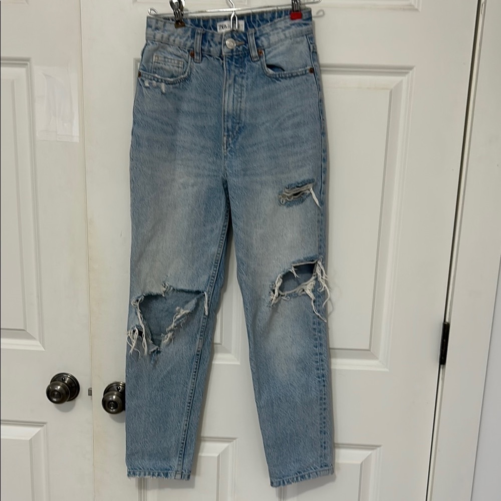 Zara’s Light wash High-Waisted Jeans Size 2 Ripped Straight Leg